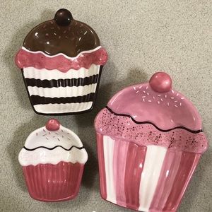 set of 3 pink valentine’s cupcake trays / bowls